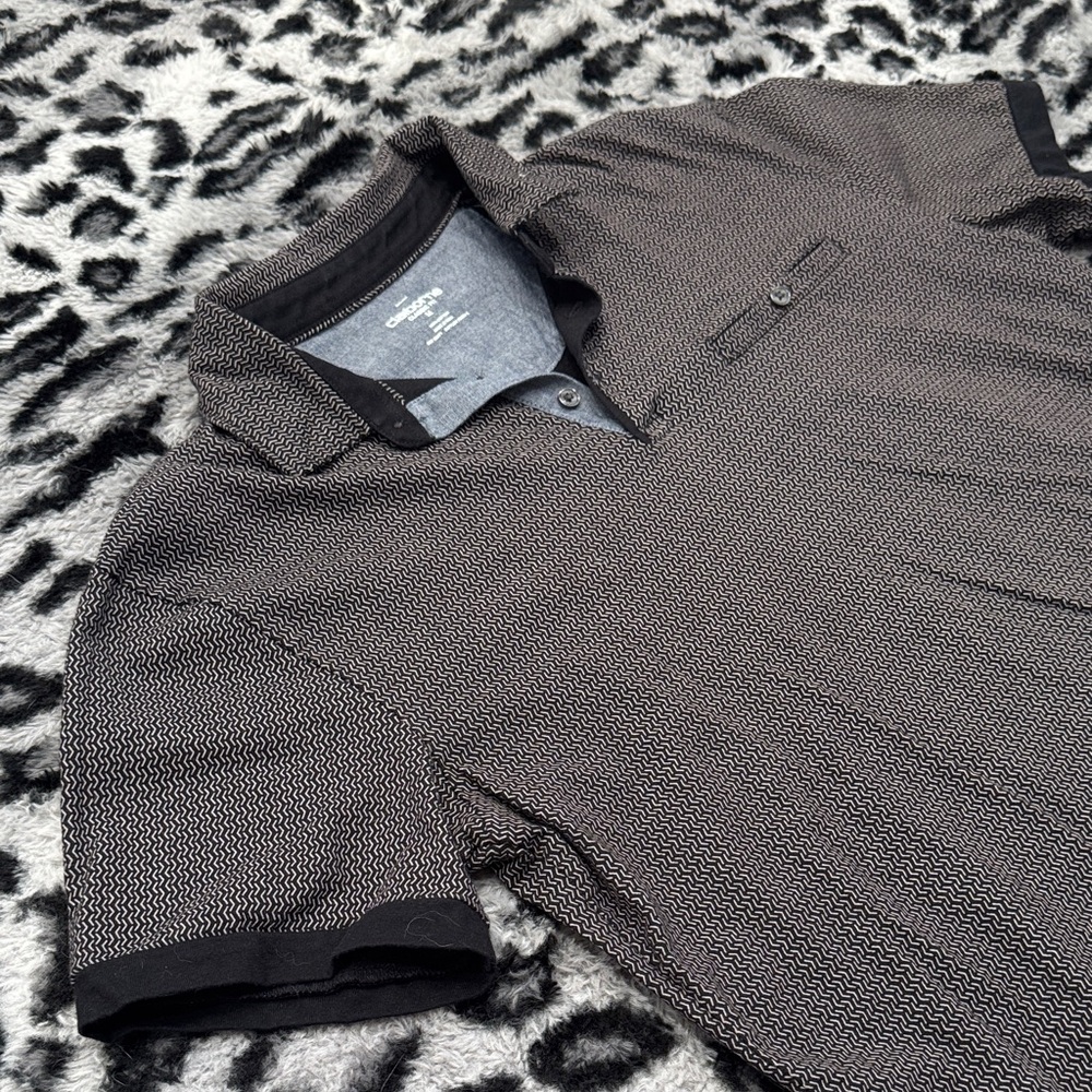 Liz Claiborne Men's Black and Grey Patterned Polo Shirt - Picture 3 of 5